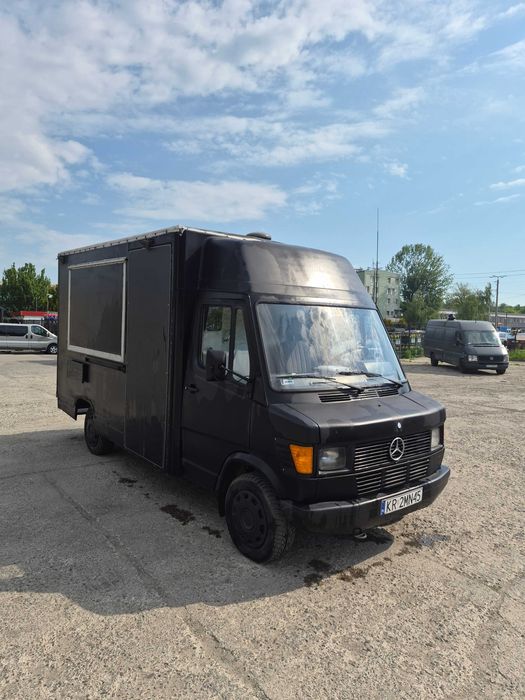 Foodtruck Mercedes 308 D "Kaczka" Gotowy do pracy