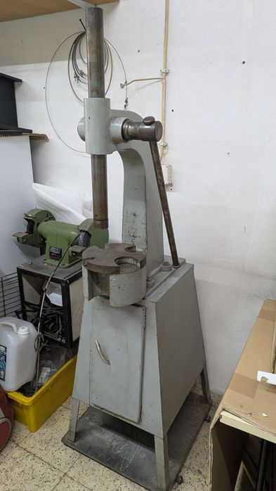 Prensa Manual com armário e acessórios