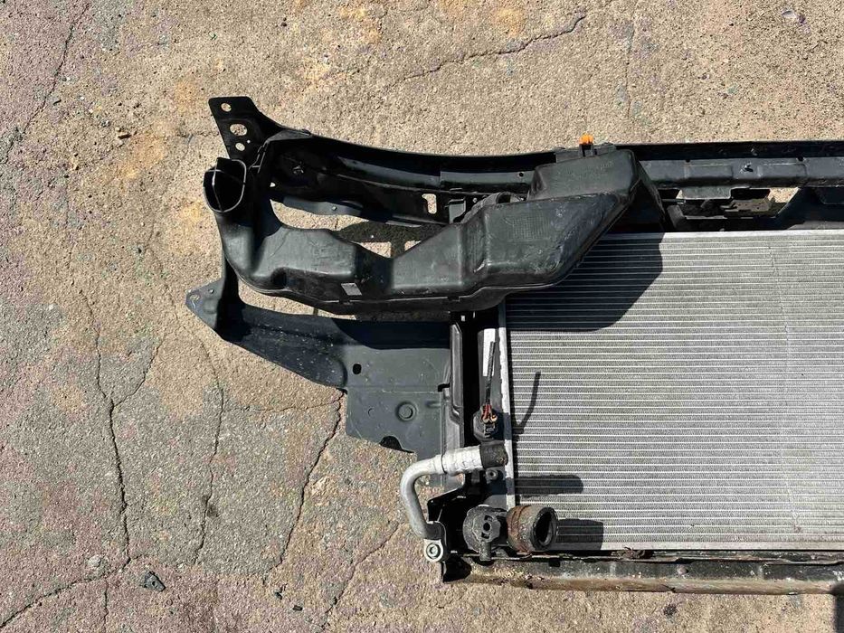 Передня  панель телевізор Шкода Тур Skoda Octavia Tour ціна в  в зборі