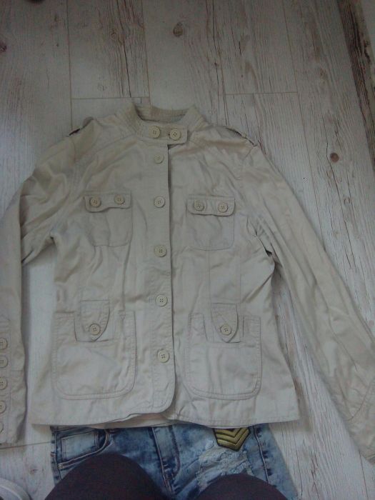 kurtka beż Divided by H&M wiosenna