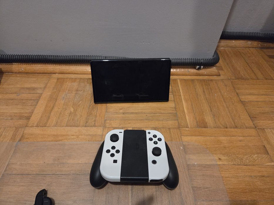Konsola Nintendo Switch Oled + 3 gry