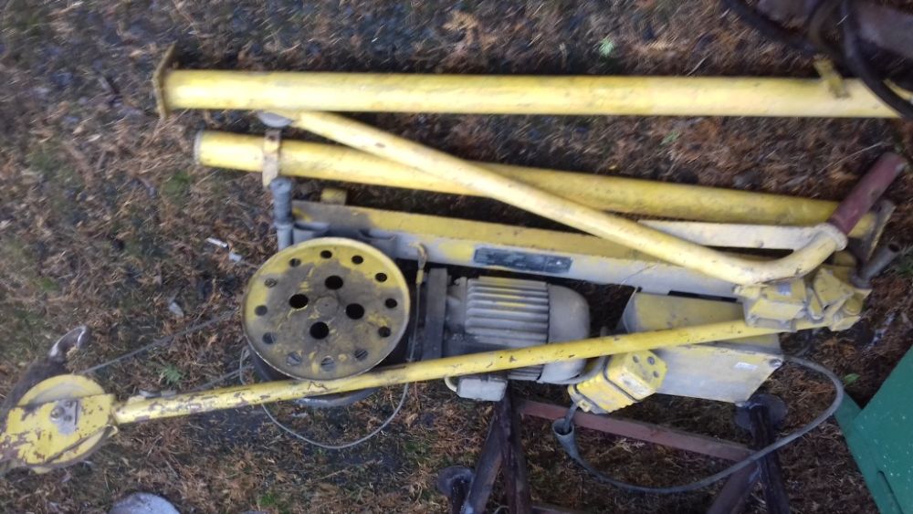 żuraw budowlany zba 015