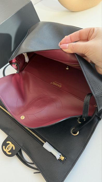 Сумка Chanel Maxi Flap 32см в наявності