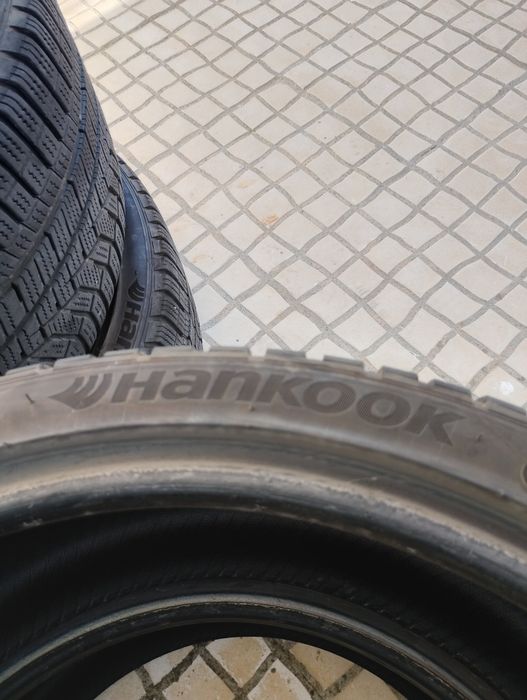 Pneus Hankook 235/35R19 (Winter).