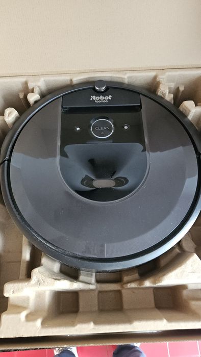 Aspirador iRobot Roomba i8
