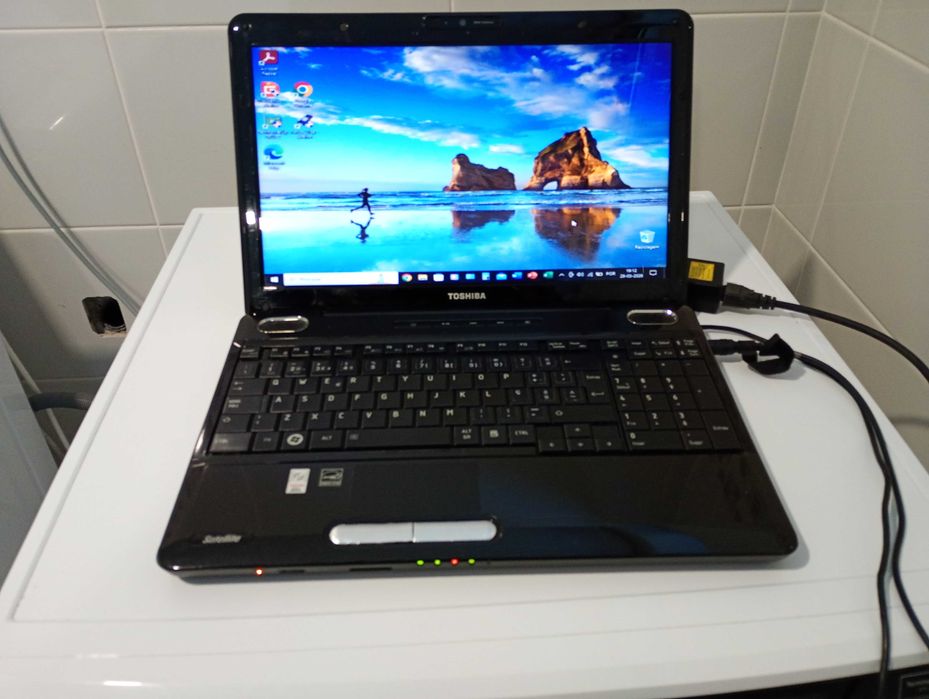 Vendo portátil Toshiba