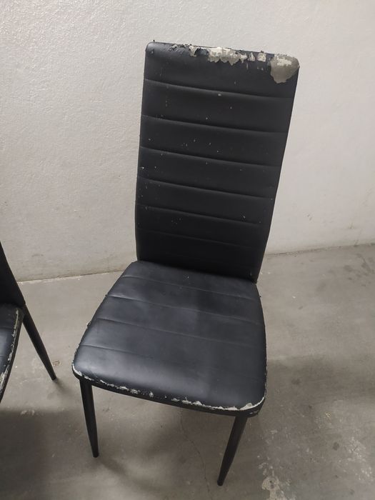 3 Cadeiras danificadas64584767953410123