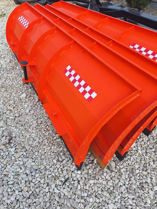 Pług do śniegu do paleciaka widlaka wózka widłowego lekki