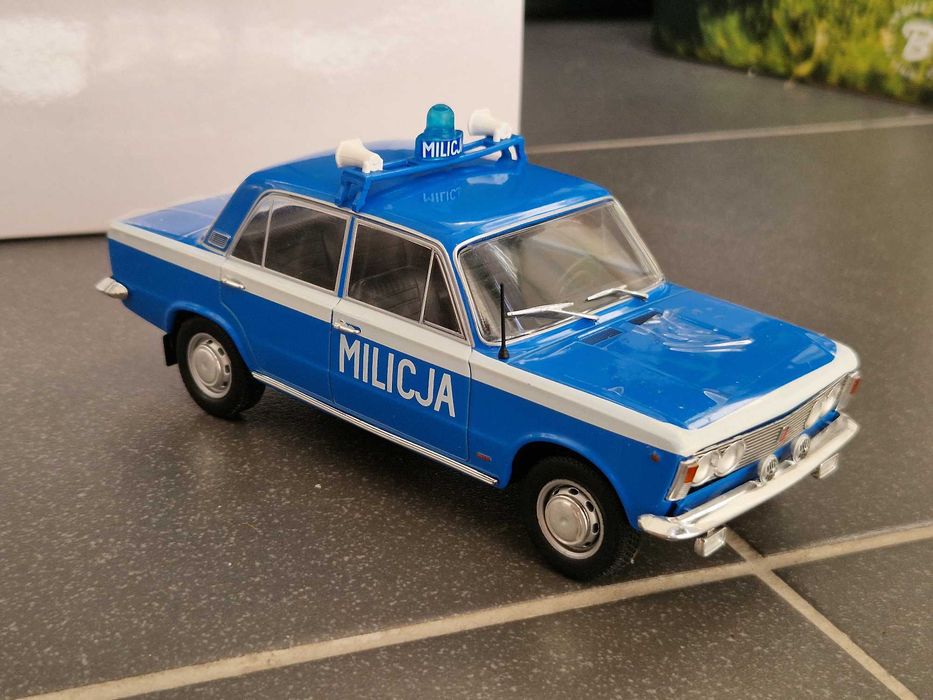Fiat 125P 1:24 Milicja