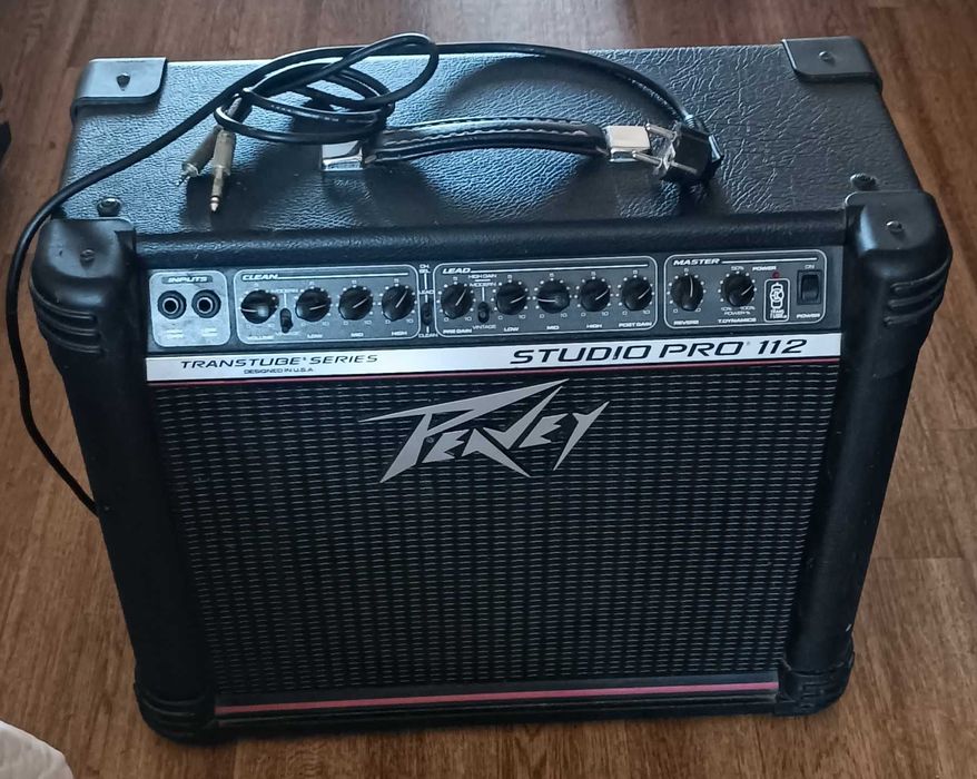 Гітарні комбо-підсилювачі Peavey Studio Pro 112 та Line 6 Spider IV 15