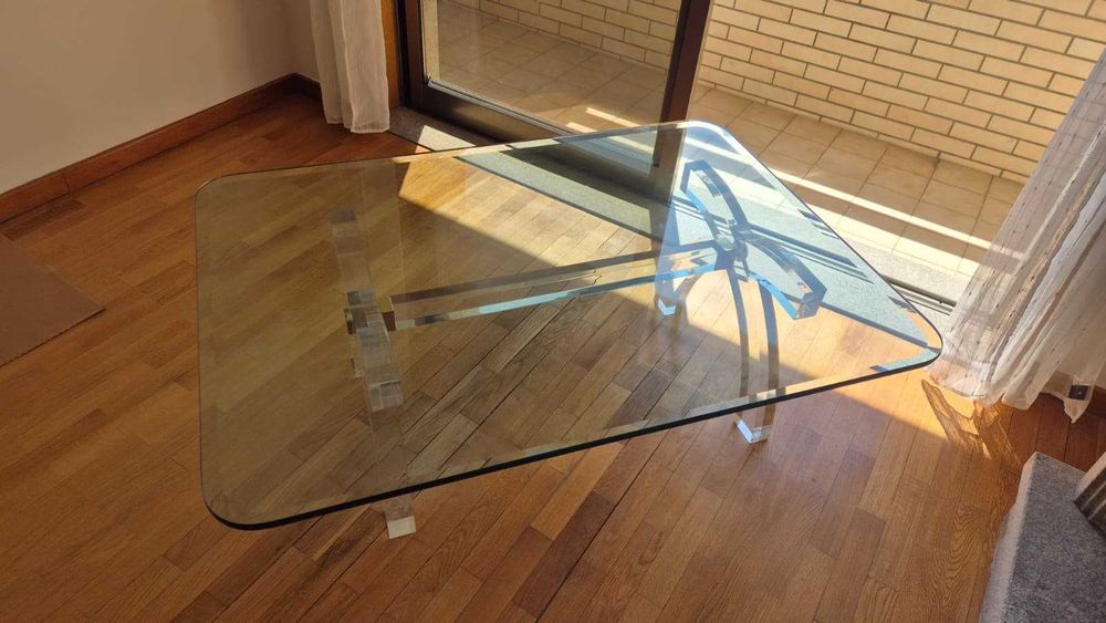 Mesa de Vidro, com suporte de Acrílico 125x90x46