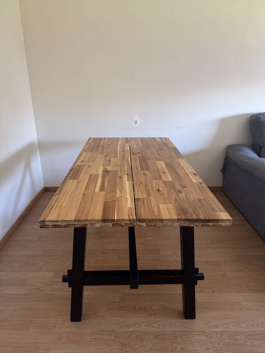 Mesa em madeura de 160x80
