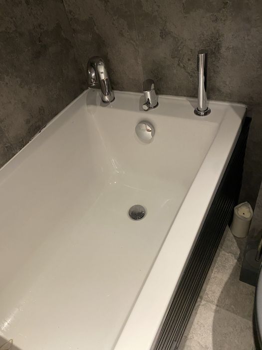 Wanna akryl kolo z komplet bateria chrom nozki