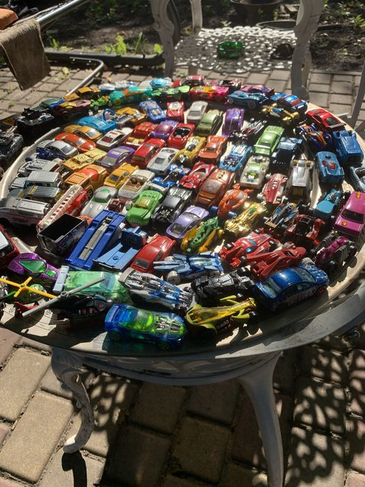 Детские игрушки - машинки