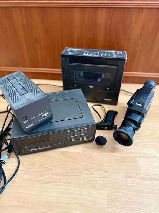 Камера BAUER VCE 20, в комплекті з відеомагнітофоном і тюнером