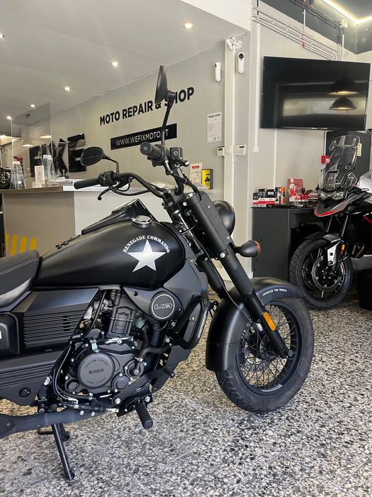 UM Renegade Comando em Óptimo estado.