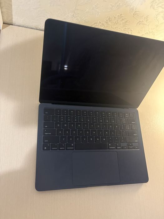 Macbook Air 13 M2 8/256