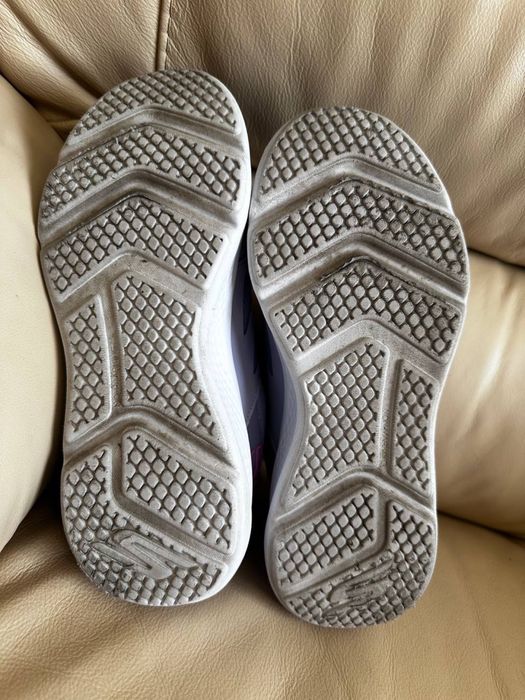 Продам кросмовки кеды Skechers 23см