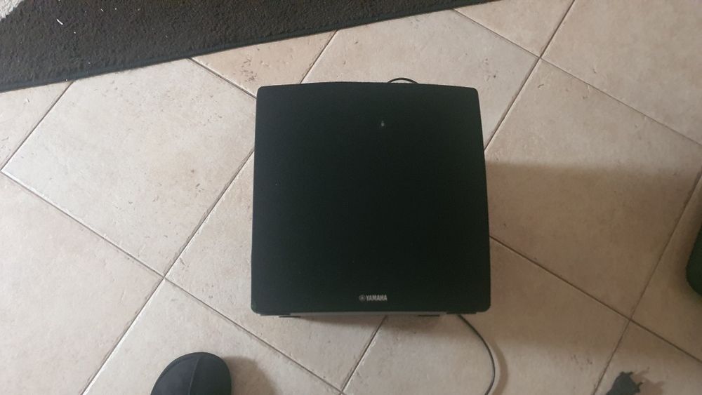 Vários subwoofer em ótimas condições e colunas também.