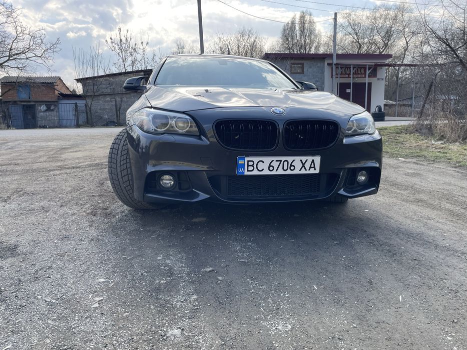 В Продажі BMW F10 2015 рік