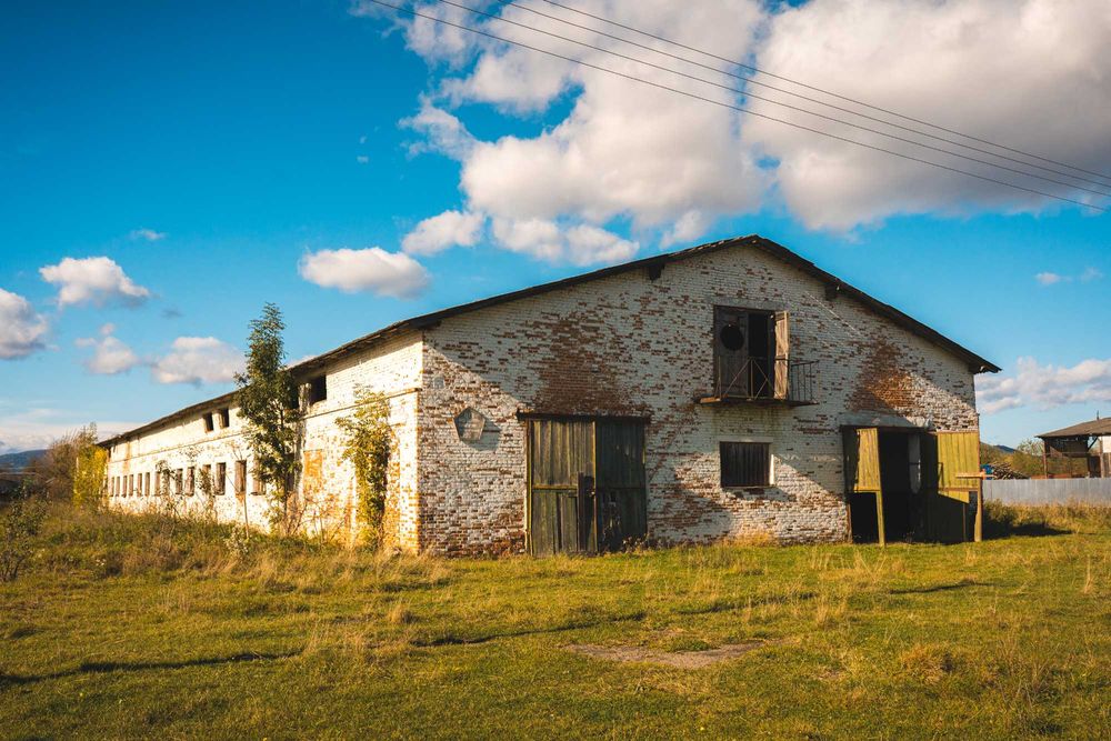 Продається комплекс (Ферма) 10647кв.м. Ділянка 2,688 Га - Більше