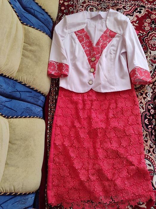 Продам жіночий костюм