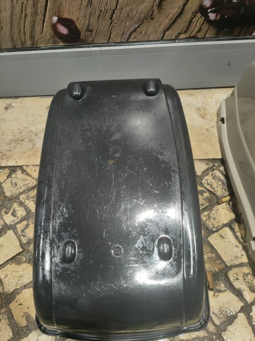 Casa para gatos em bom estado