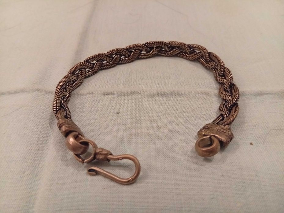 Pulseira antiga, em  prateado envelhecido, tipo tricô viking