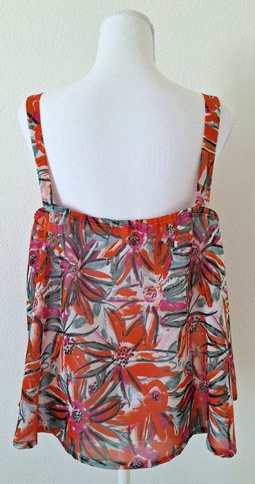 Top com padrão floral (Tiffosi)