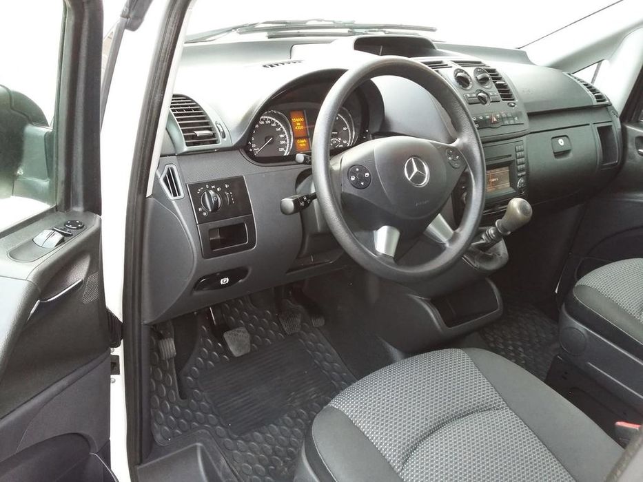 Mercedes Vito...