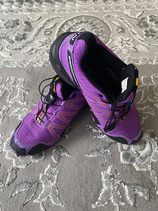 Продам кросивки Salomon