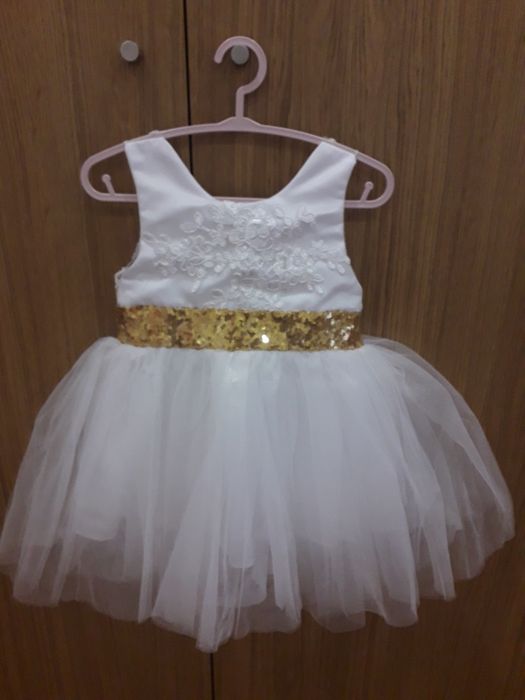 Vestido de tule e renda