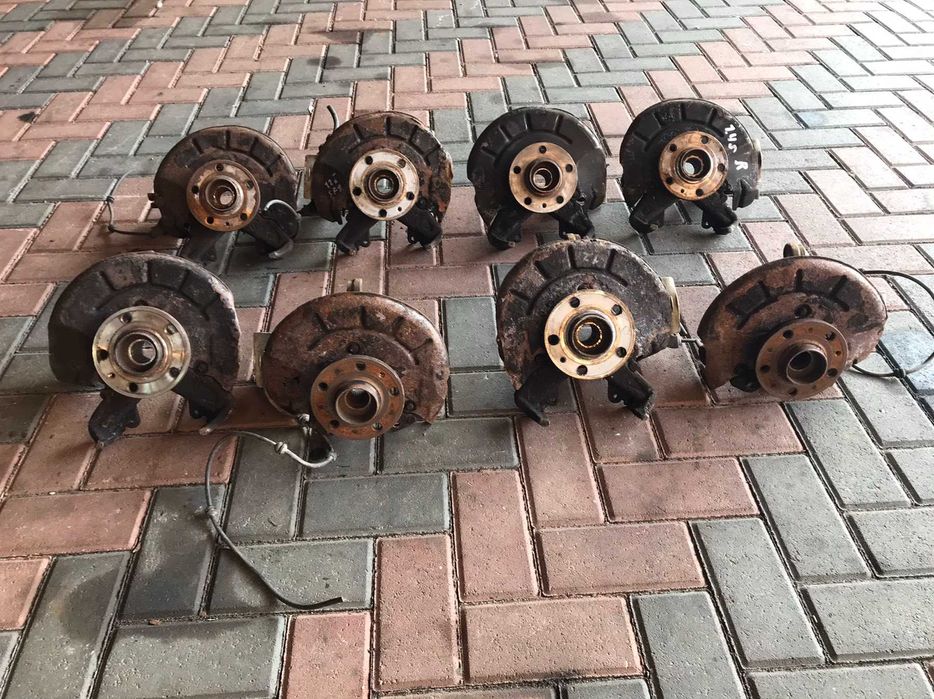 Поворотний кулак Шкода Фабія МК1 цапфа ступіца Skoda Fabia1