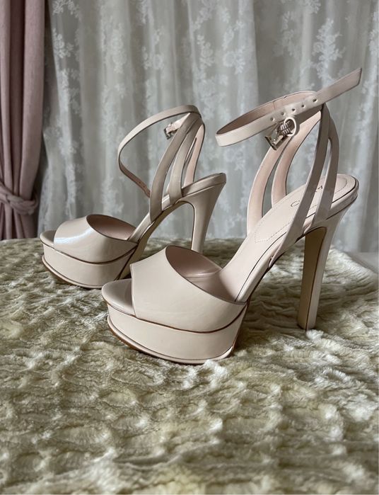 Vendo sandalias ALDO tam. 38