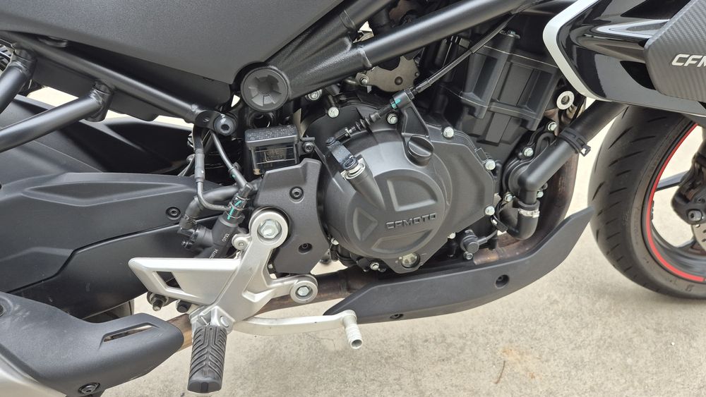 CFMOTO 450NK (Abril 2024)