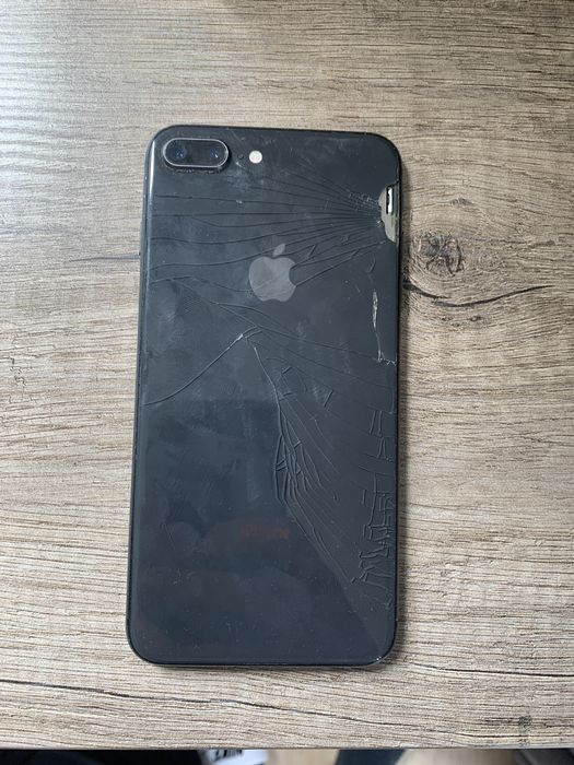 Telefon iPhone 8 PLUS