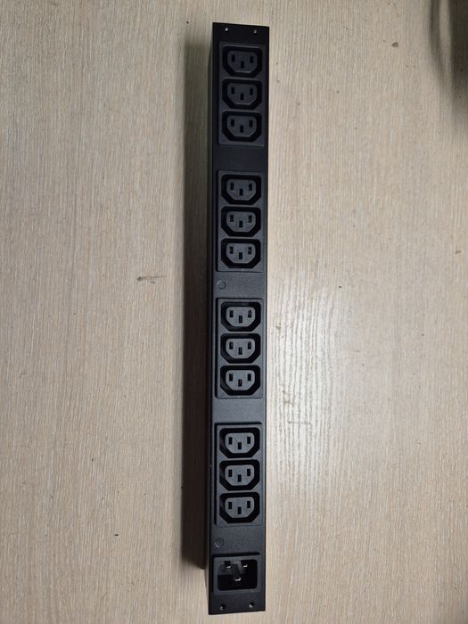 Listwa zasilająca APC AP9565