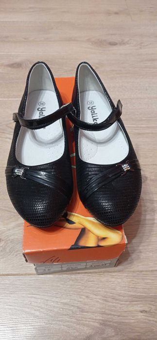 Туфлі для дівчинки