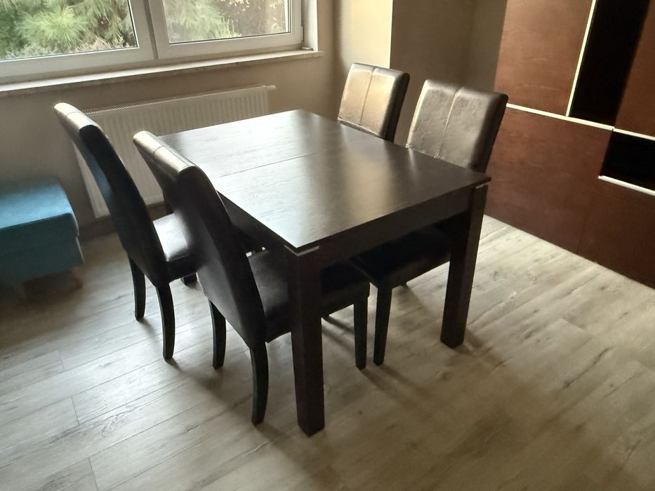 Stół 120cm (300cm) x 80cm z krzeslami
