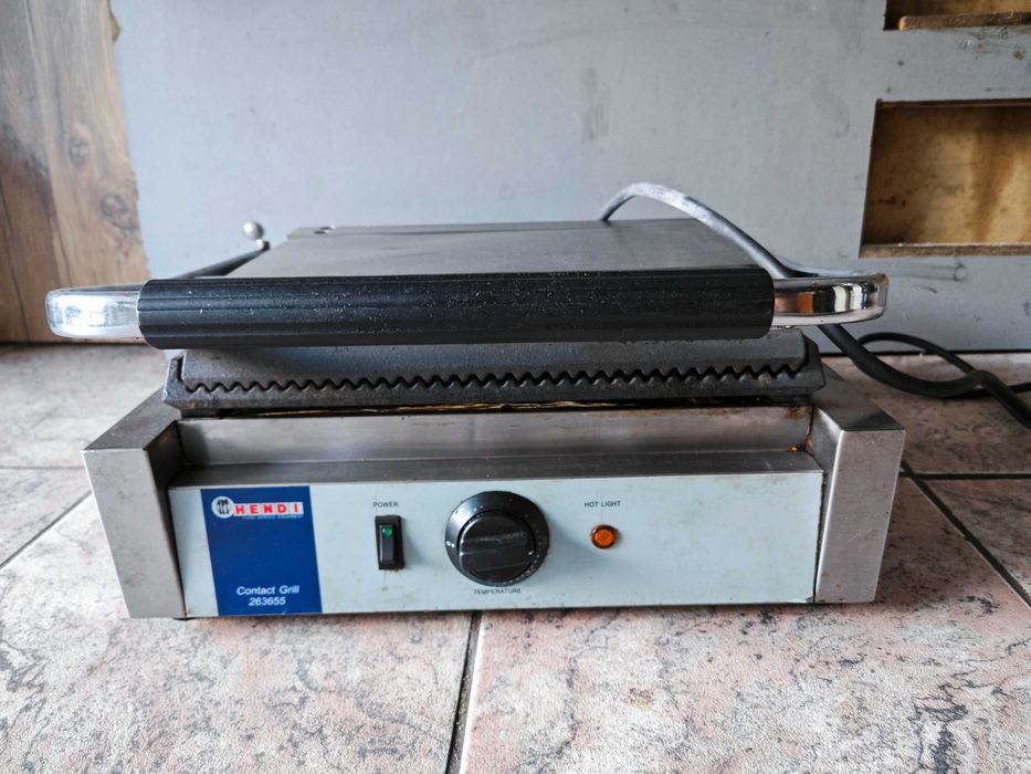 HENDI Grill kontaktowy pojedyńczy żeliwny, płyta ryflowana