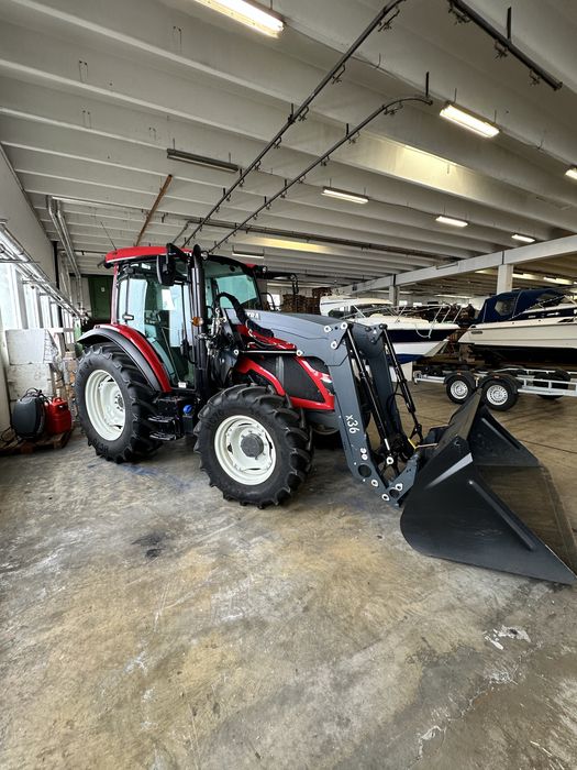 Ciągnik Valtra A75 z ladowarką, 4x4