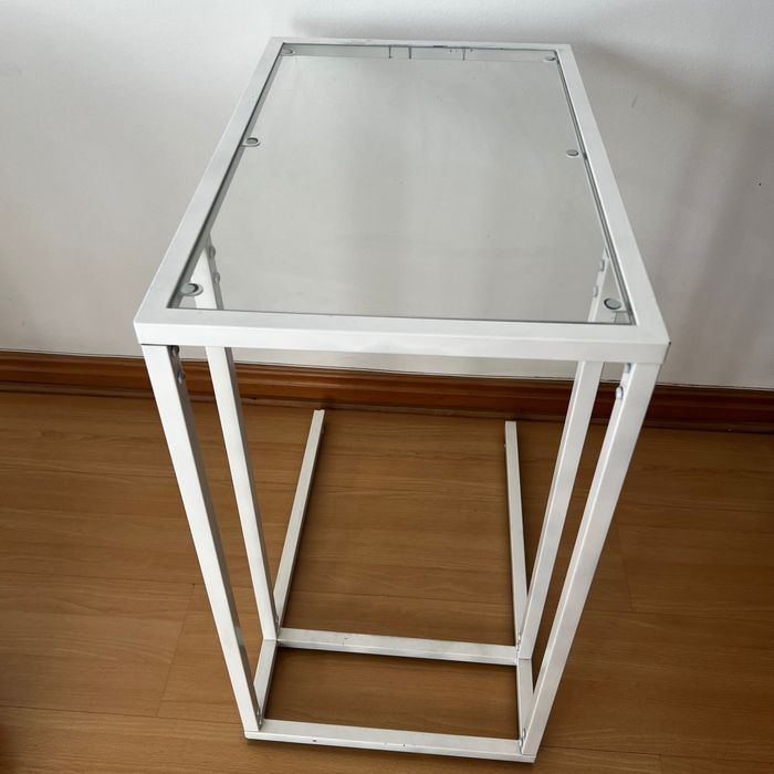 Mesa de suporte com vidro