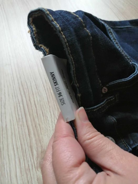 spodnie , jeansy, dżinsy Diverse r. 36 rurki ,wysoki stan