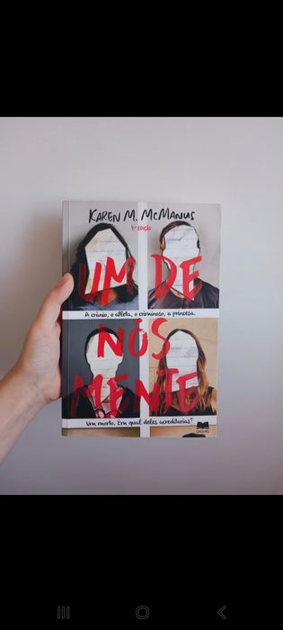 Livro "Um de nós mente" de Karen M. McManus