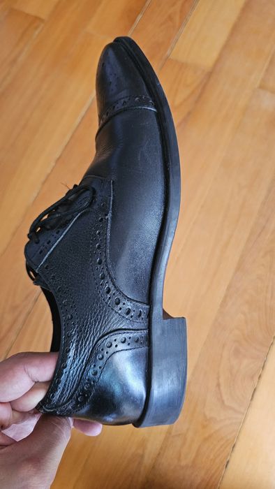 Sapatos classicos pretos 44
Tamanho 43/44
Usados varias vezes