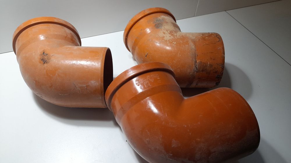 Kolana, kolano kanalizacyjne zewnętrzne PVC 160/87 1 szt, 160/67 2 szt