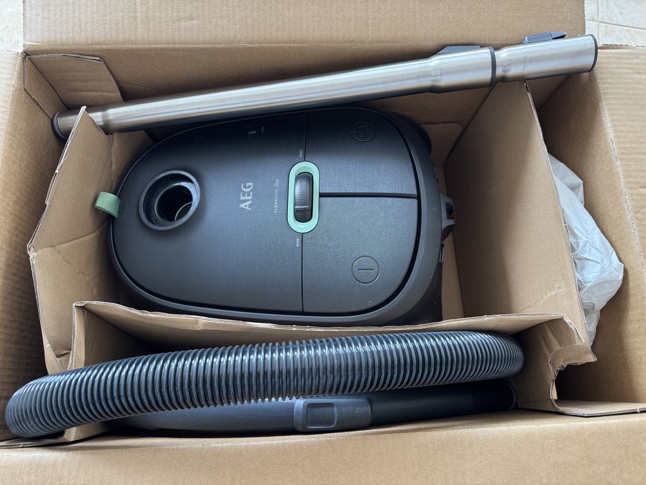 Пилосос AEG CLEAN 6000 AB61C1OKO ÖKO