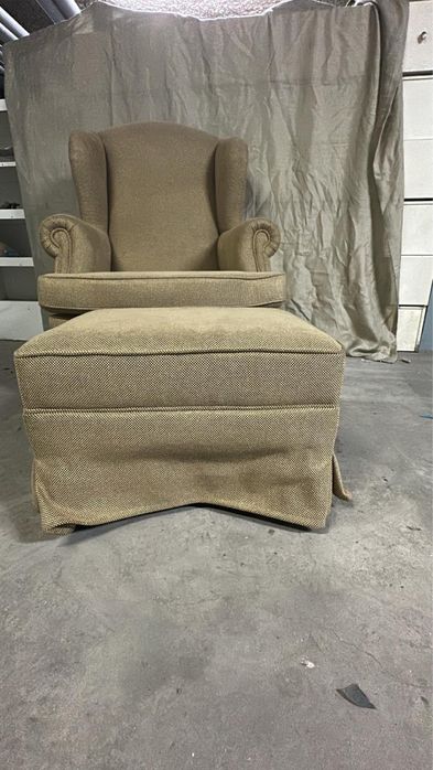 Poltrona Antiga , em otimo estado , como nova