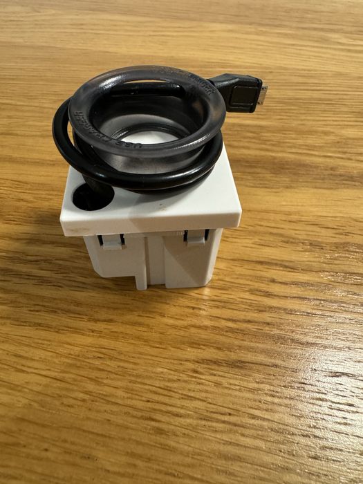 Kontakt-Simon K126A/9 Ładowarka USB