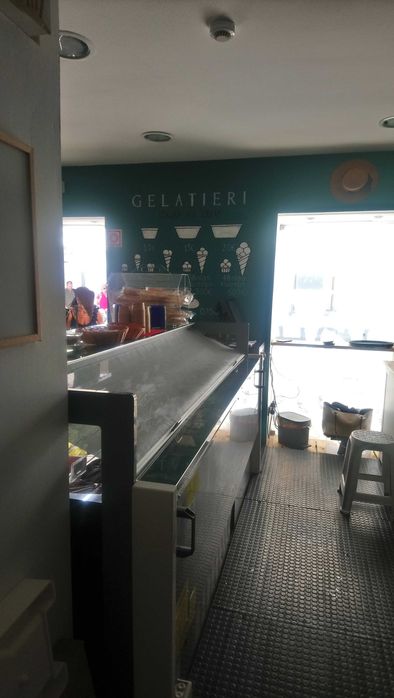 Trespasse Gelataria  Cafeteria com fabrico proprio de gelato Italiana